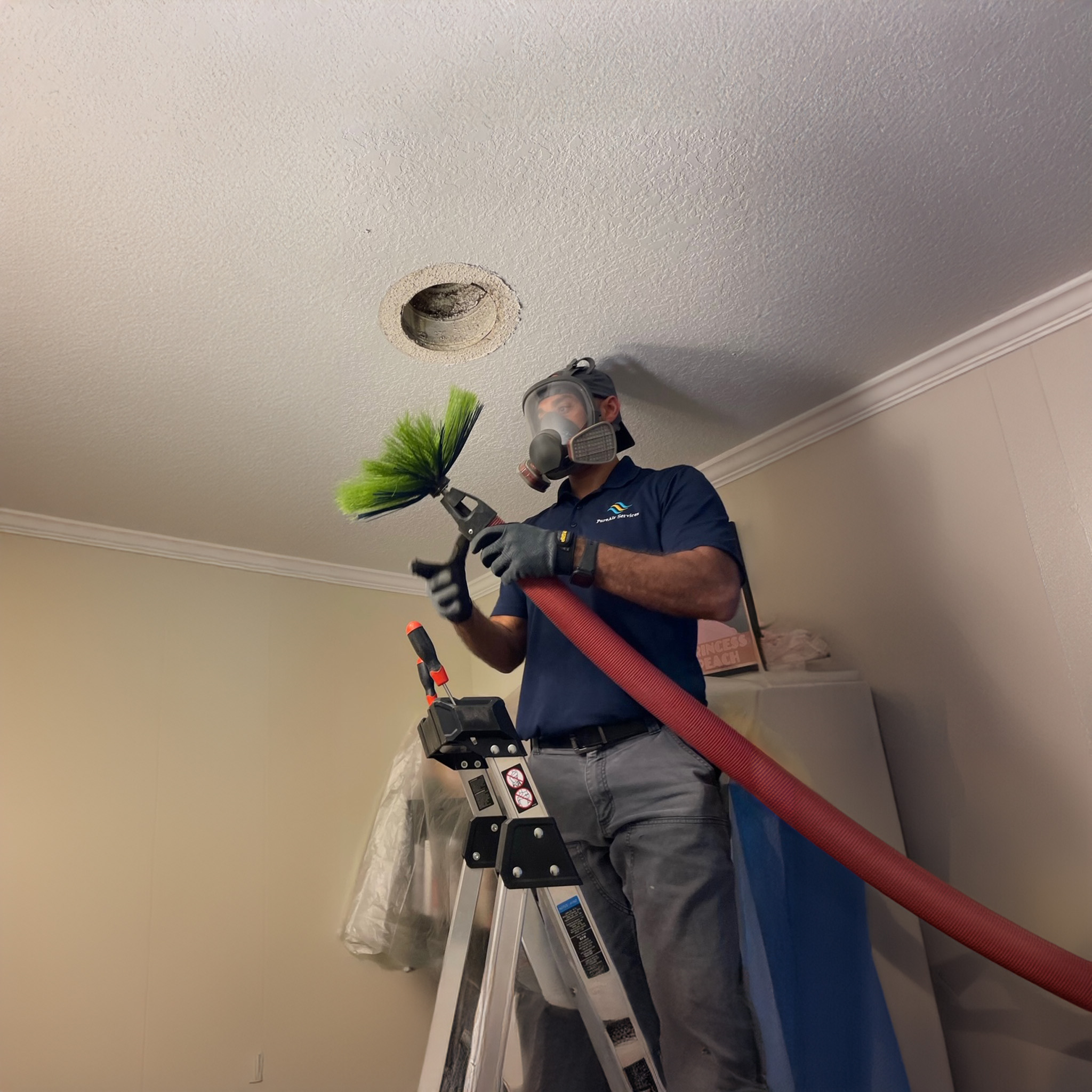 Cleaning vents in a house in Kissimmee